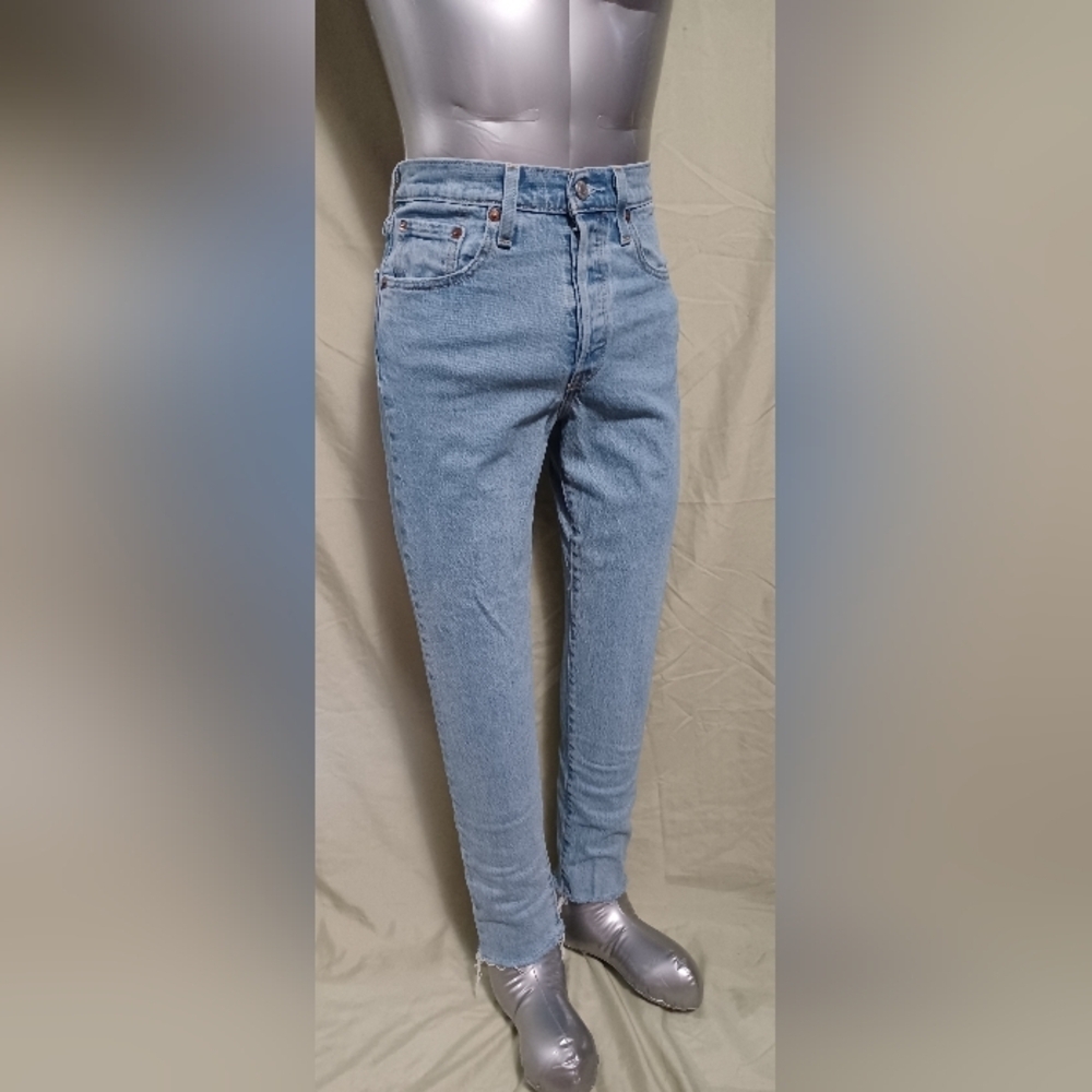 Levi Strauss 501 Classic Button Fly Light Wash Blue Jeans